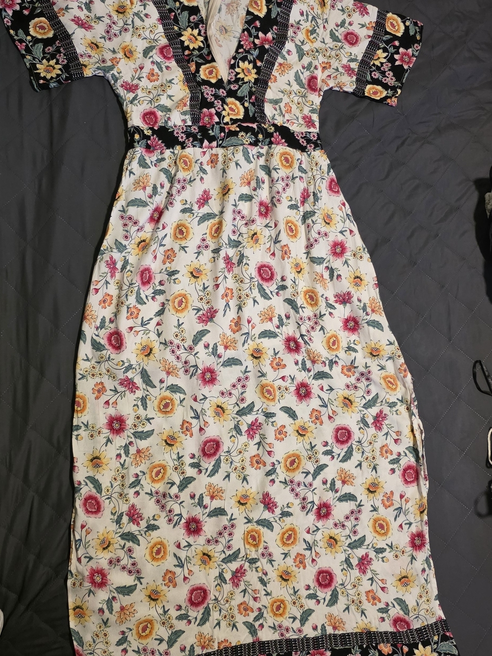 Forever 21 Women’s Floral Tie-Waist Top - White with Pink & Yellow Flowers